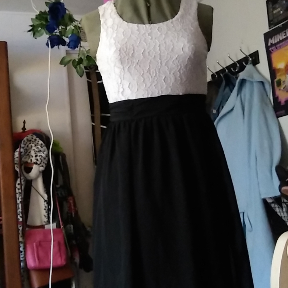Junior's dress